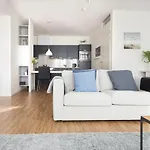 Modern Apartment Near The Beach